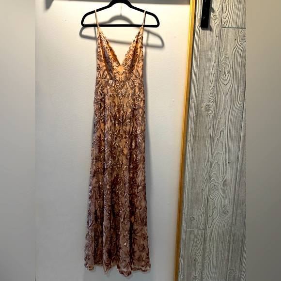 Elegant sequins BCBG MaxAzria dress V-Neck - Picture 1 of 10